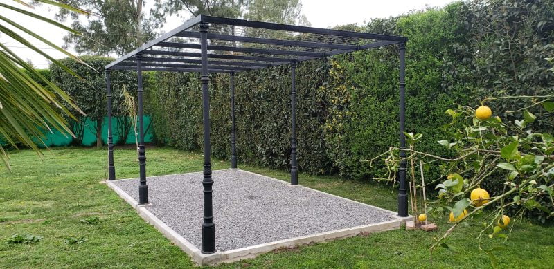 modelo de pergola hierro para enredaderas