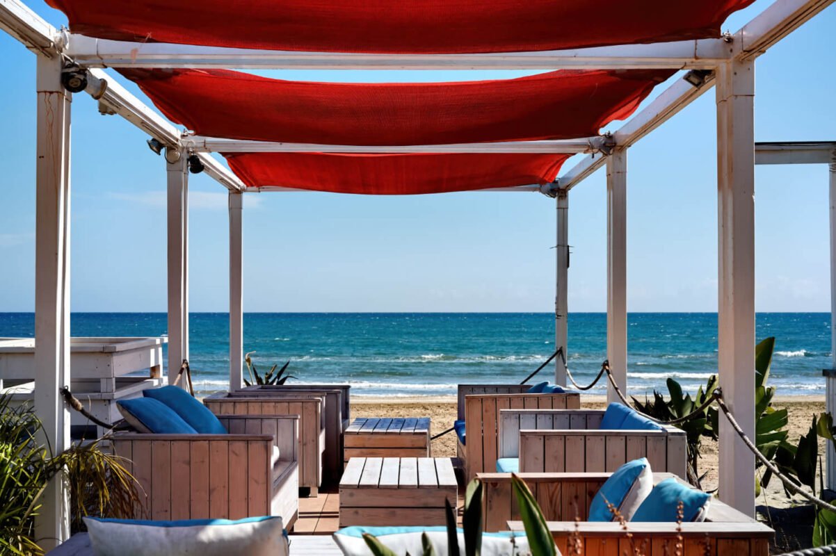 Tipos de pérgolas que querrás tener en tus espacios exteriores 4 diferencia entre toldo y pergola de exterior